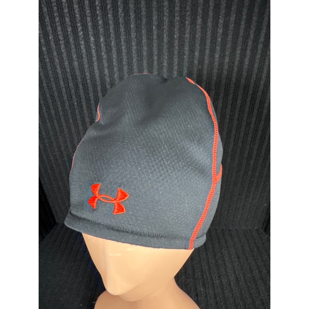 Under Armour Mens ColdGear Infrared Beanie Hat Gray Red Contrast Stitching